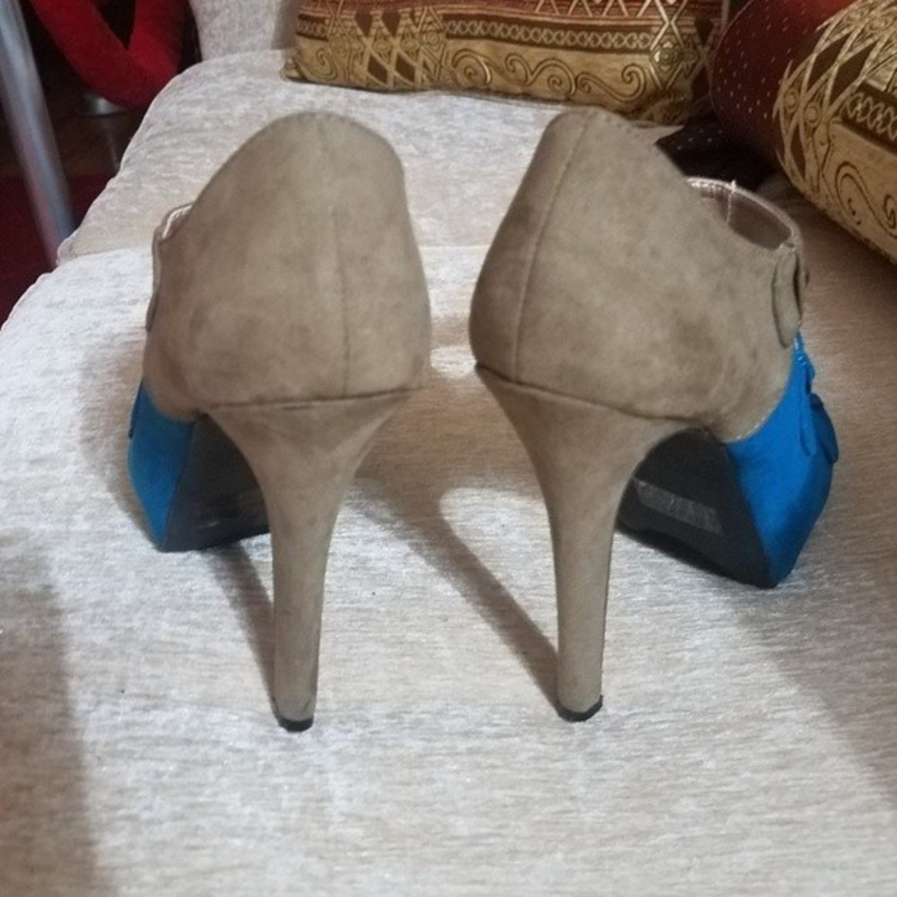 Charlotte Russe Teal and Beige Heels Size 7 Pre-loved Excellent Condition - Picture 5 of 6